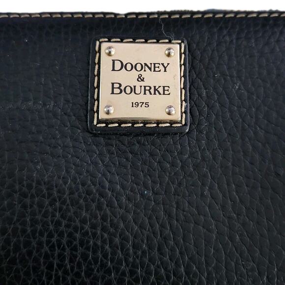 Dooney & Bourke Pebble Grain Leather Large Zip Around Wallet Clutch Black Read!! - Picture 3 of 7